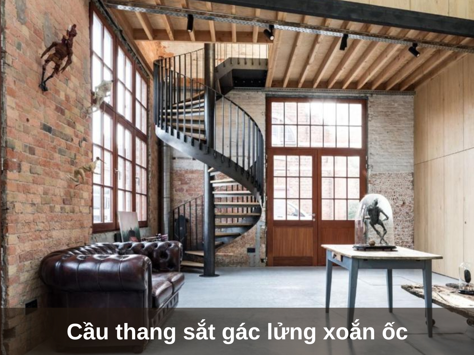 cau thang sat gac lung xoan oc