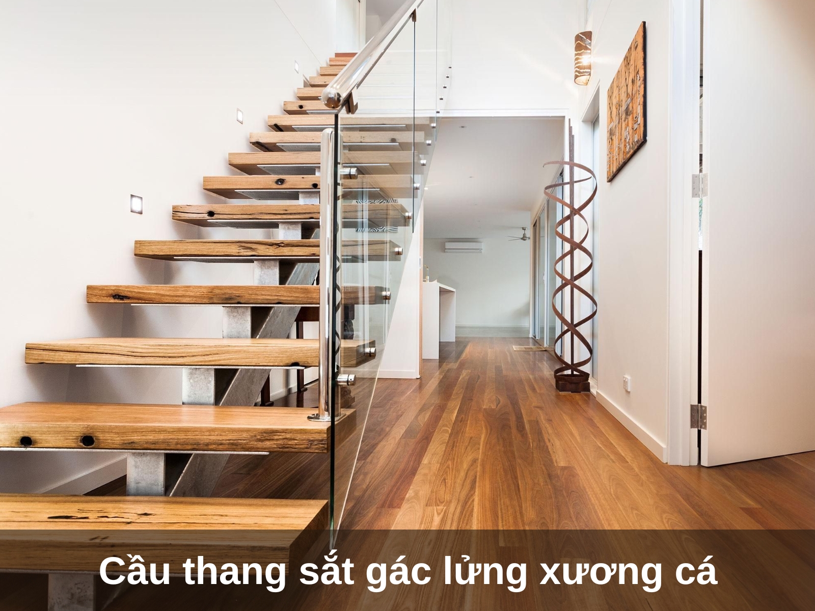cau thang sat gac lung xuong ca