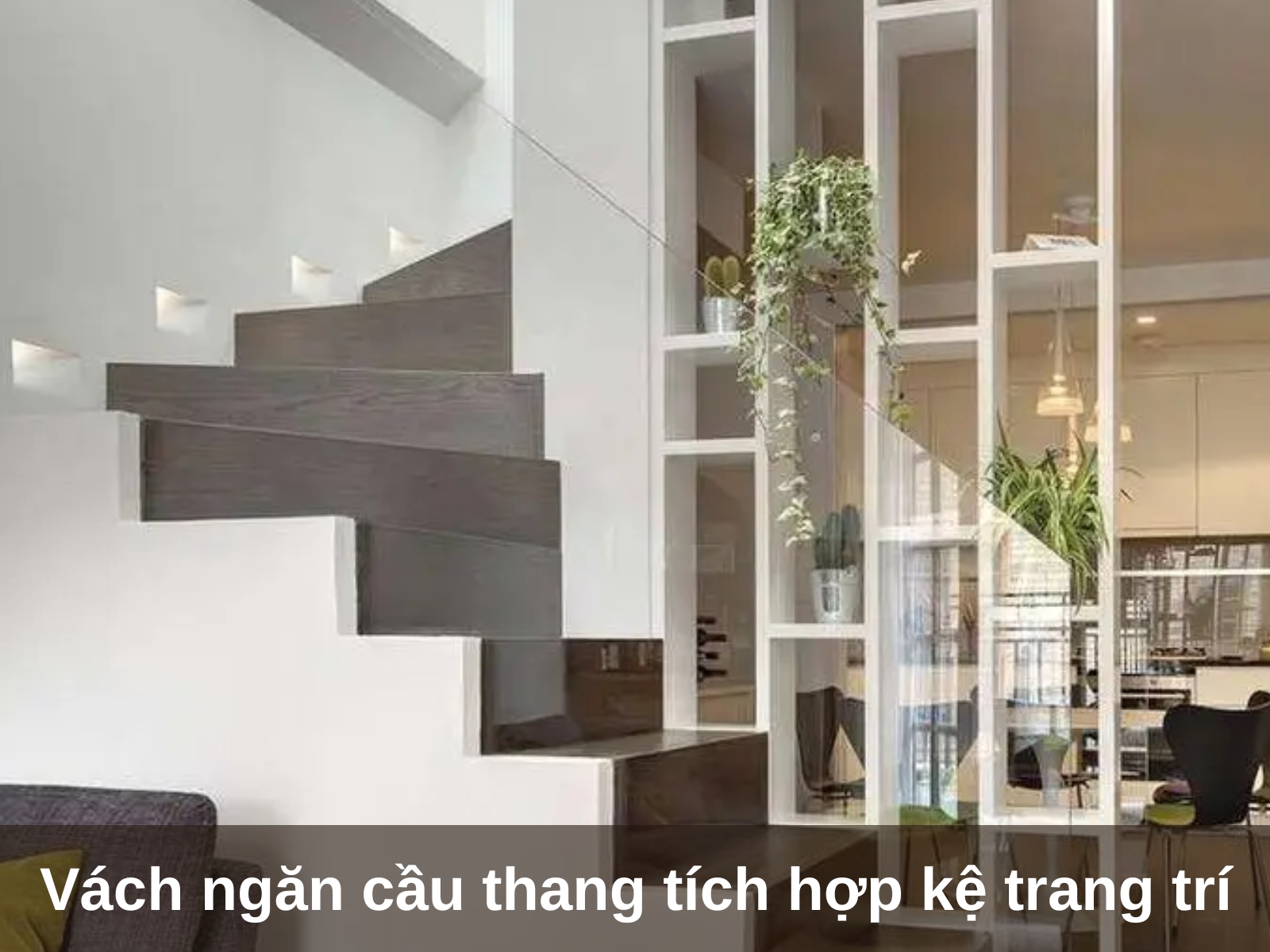 vach ngan cau thang tich hop ke trang tri