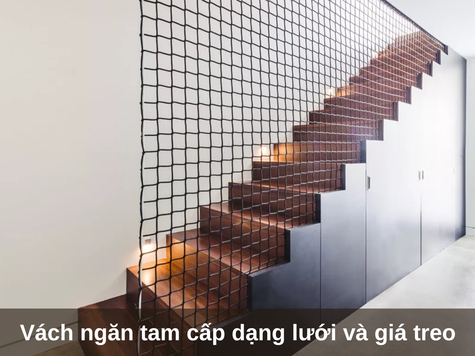 vach ngan tam cap dang luoi va gia treo